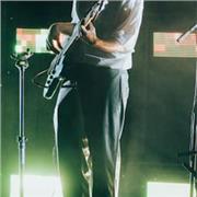 Insegnante diplomato offre l'opportunità di studiare musica a 360° (Basso elettrico, teoria e chitarra)